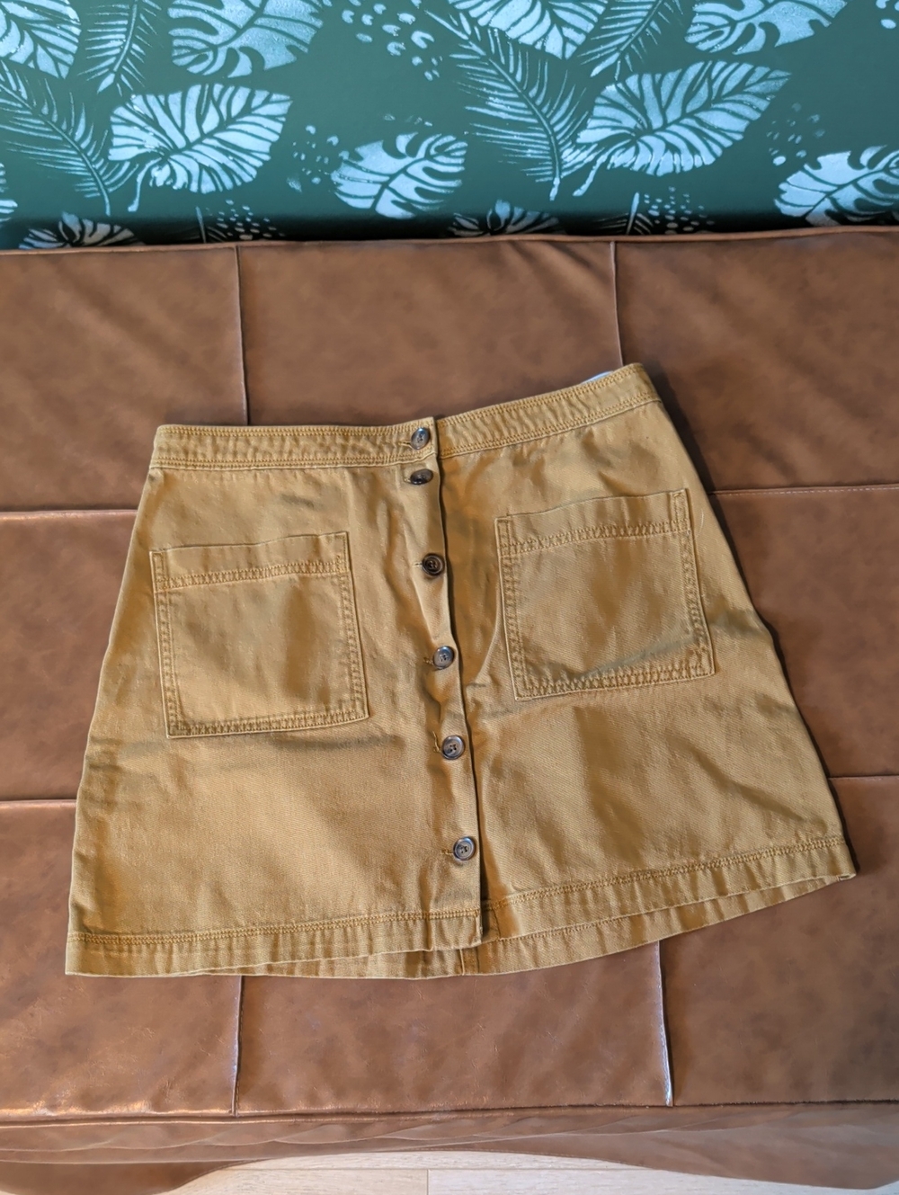 Old Navy Tan Button-Front Mini Skirt – Size 10